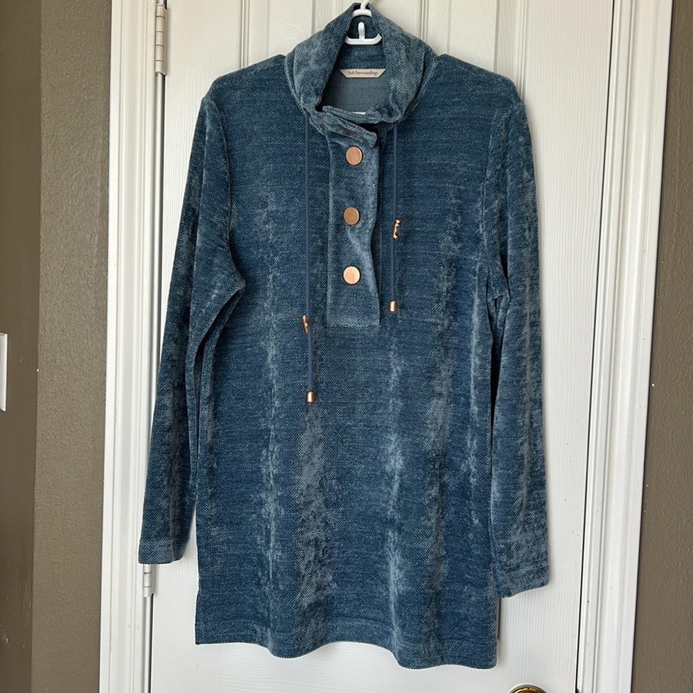 NWOT Soft Surroundings velour top Size L